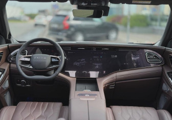 Подержанный автомобиль Exeed VX 2023 года (15 фото)