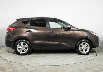 Подержанный автомобиль Hyundai ix35 2012 года (4 фото)