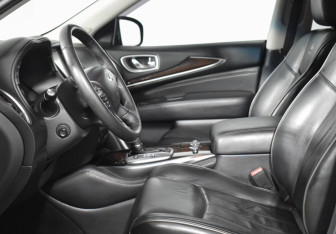 Подержанный автомобиль Infiniti JX 2013 года (10 фото)
