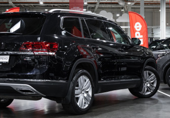 Подержанный автомобиль Volkswagen Teramont 2019 года (7 фото)