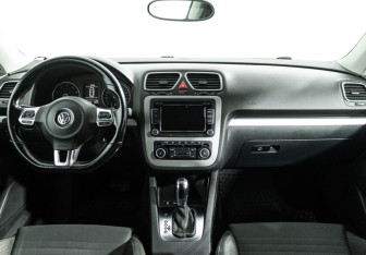 Подержанный автомобиль Volkswagen Scirocco 2011 года (12 фото)