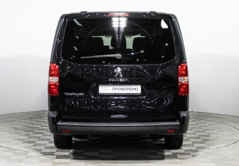 Подержанный автомобиль Peugeot Traveller 2018 года (6 фото)