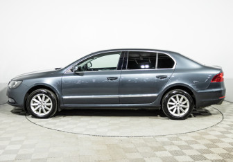 Подержанный автомобиль Skoda Superb Liftback 2014 года (8 фото)