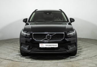 Подержанный автомобиль Volvo XC40 2019 года (2 фото)