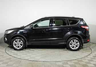 Подержанный автомобиль Ford Kuga 2018 года (8 фото)