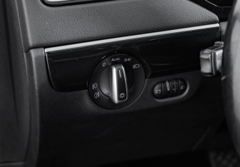 Подержанный автомобиль Volkswagen Jetta Sedan 2017 года (22 фото)