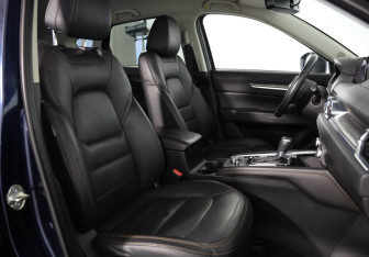 Подержанный автомобиль Mazda CX-5 2017 года (21 фото)
