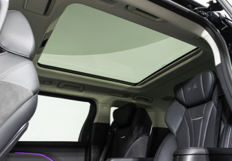 Подержанный автомобиль Hongqi HQ9 2022 года (29 фото)