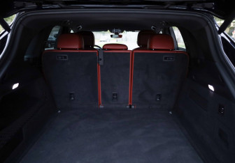 Подержанный автомобиль Porsche Cayenne 2019 года (17 фото)