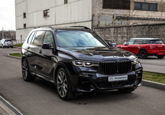 Подержанный автомобиль BMW X7 2019 года (6 фото)