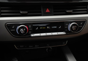Подержанный автомобиль Audi A4 Sedan 2021 года (22 фото)
