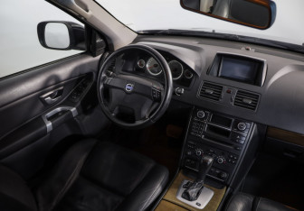 Подержанный автомобиль Volvo XC90 2011 года (8 фото)
