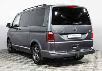 Подержанный автомобиль Volkswagen Multivan 2018 года (7 фото)