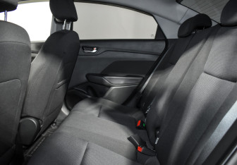 Подержанный автомобиль Hyundai Solaris Sedan 2021 года (12 фото)