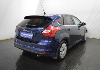 Подержанный автомобиль Ford Focus Hatchback 2013 года (5 фото)