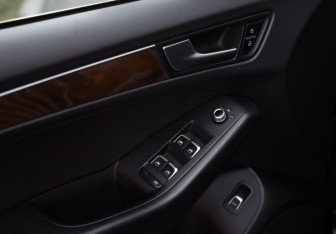 Подержанный автомобиль Audi Q5 2012 года (21 фото)