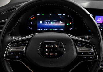 Подержанный автомобиль Evolute i-SPACE 2024 года (20 фото)