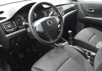 Подержанный автомобиль SsangYong Actyon 2013 года (10 фото)