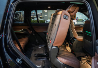 Подержанный автомобиль BMW X7 2019 года (32 фото)