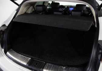 Подержанный автомобиль Infiniti QX70 2013 года (26 фото)