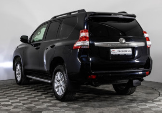 Подержанный автомобиль Toyota Land Cruiser Prado 2016 года (9 фото)