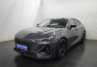 Подержанный автомобиль Changan UNI-V 2024 года (1 фото)