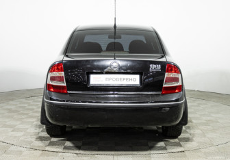 Подержанный автомобиль Skoda Superb Sedan 2007 года (6 фото)