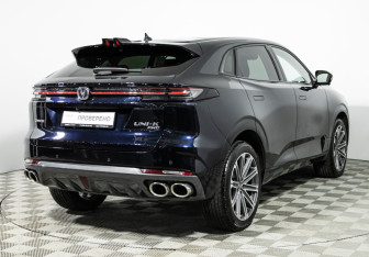 Подержанный автомобиль Changan UNI-K 2022 года (5 фото)