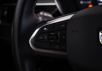 Подержанный автомобиль Geely Atlas Pro 2023 года (12 фото)