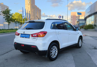 Подержанный автомобиль Mitsubishi ASX 2012 года (4 фото)
