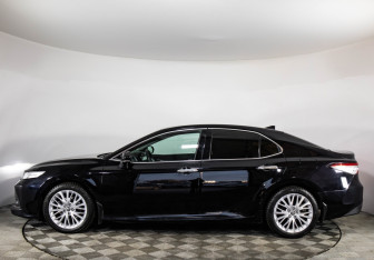 Подержанный автомобиль Toyota Camry Sedan 2018 года (8 фото)