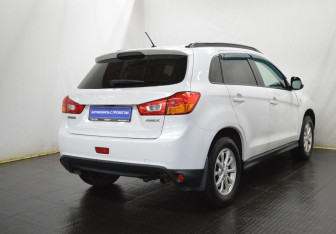 Подержанный автомобиль Mitsubishi ASX 2013 года (5 фото)