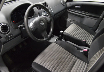 Подержанный автомобиль Suzuki SX4 Hatchback 2012 года (10 фото)
