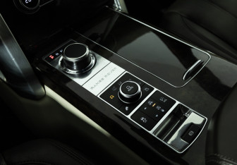 Подержанный автомобиль Land Rover Range Rover 2013 года (19 фото)