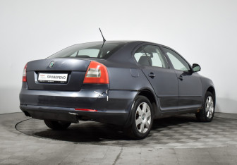 Подержанный автомобиль Skoda Octavia Liftback 2011 года (5 фото)