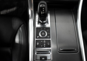 Подержанный автомобиль Land Rover Range Rover Sport 2013 года (10 фото)