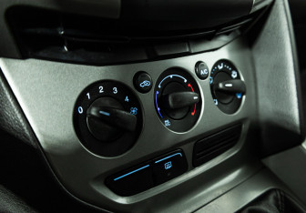 Подержанный автомобиль Ford Focus Wagon 2012 года (15 фото)