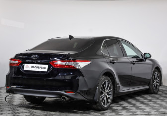 Подержанный автомобиль Toyota Camry Sedan 2021 года (5 фото)