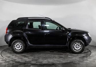 Подержанный автомобиль Renault Duster 2014 года (4 фото)