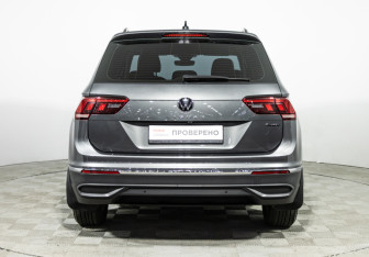 Подержанный автомобиль Volkswagen Tiguan 2022 года (6 фото)