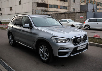 Подержанный автомобиль BMW X3 2019 года (3 фото)