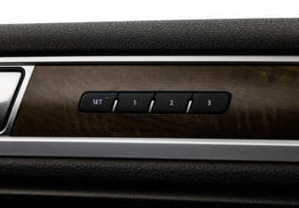 Подержанный автомобиль Volkswagen Touareg 2017 года (20 фото)