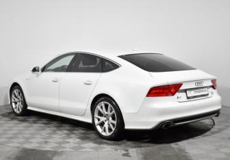 Подержанный автомобиль Audi A7 2013 года (7 фото)