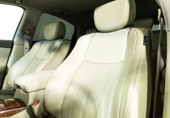Подержанный автомобиль Infiniti FX 2010 года (15 фото)