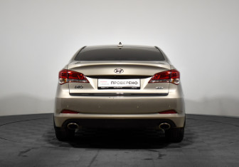 Подержанный автомобиль Hyundai i40 Sedan 2015 года (6 фото)