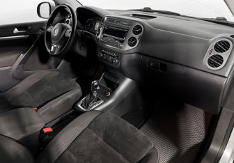 Подержанный автомобиль Volkswagen Tiguan 2013 года (14 фото)
