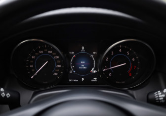 Подержанный автомобиль Jaguar XF Sedan 2016 года (14 фото)