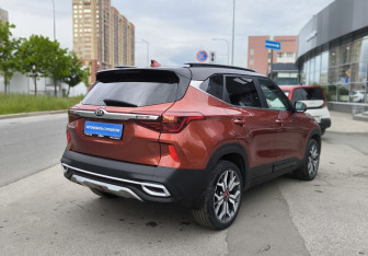 Подержанный автомобиль Kia Seltos 2020 года (4 фото)