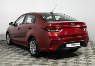 Подержанный автомобиль Kia Rio Sedan 2018 года (7 фото)
