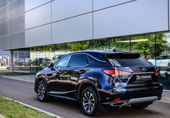 Подержанный автомобиль Lexus RX 2019 года (7 фото)